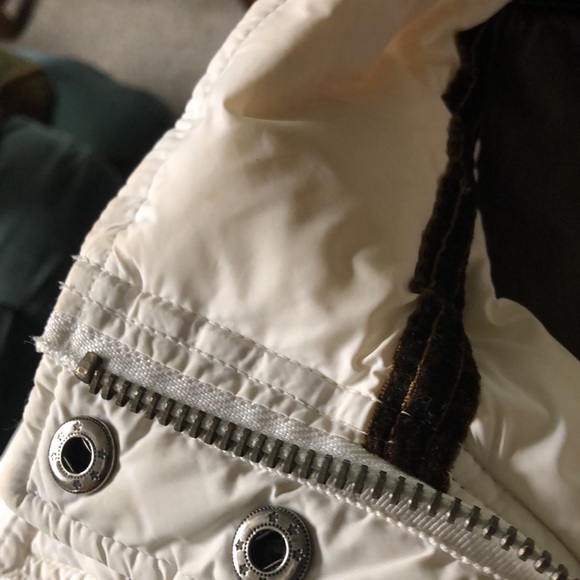 Abercrombie & Fitch coat. White. Runs small - Picture 5 of 10